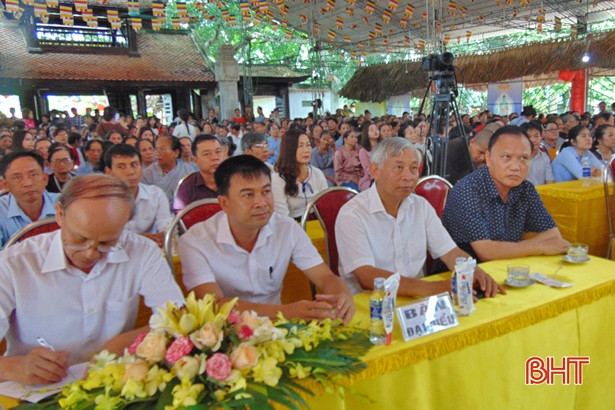 Hàng ngàn tăng ni, phật tử tham dự lễ Vu lan tại chùa Tượng Sơn