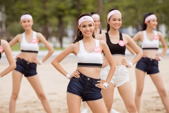 Ngắm hình thể săn chắc của các thí sinh Hoa hậu Việt Nam 2018
