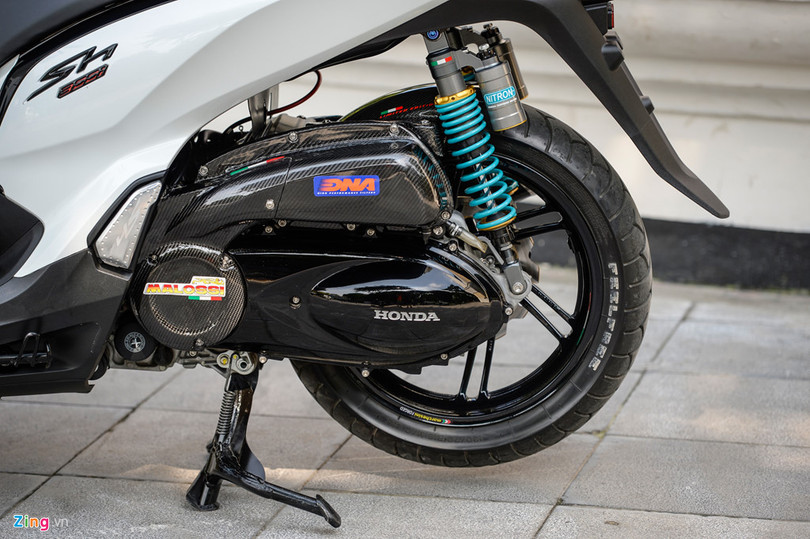 Honda SH 300i độ gần 200 triệu tiền đồ chơi tại Hà Nội