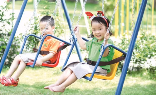 Đừng để trẻ cô đơn trong chính ngôi nhà mình