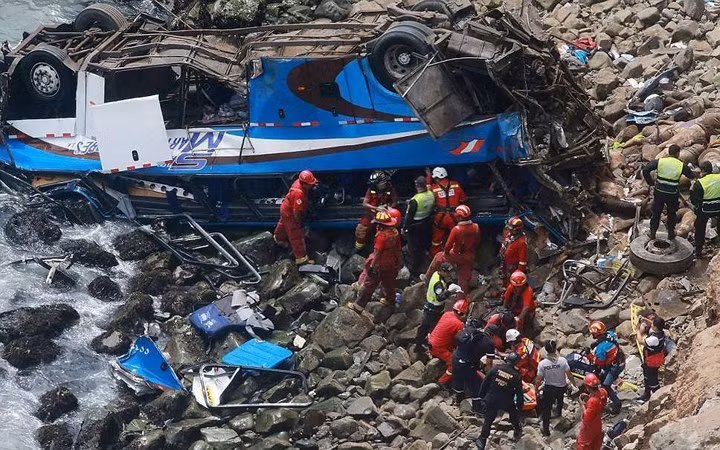 Thế giới ngày qua: Nổ kho vũ khí ở Syria, hơn 30 người thiệt mạng