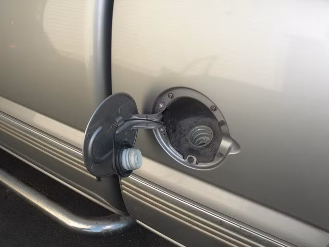 Muốn xe bớt ăn xăng hơn, bạn cần chú ý tới những thao tác cơ bản này