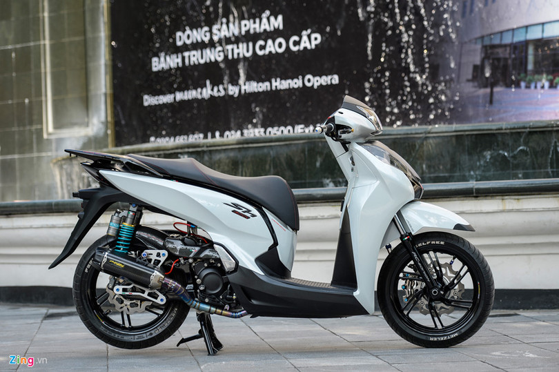 Honda SH 300i độ gần 200 triệu tiền đồ chơi tại Hà Nội
