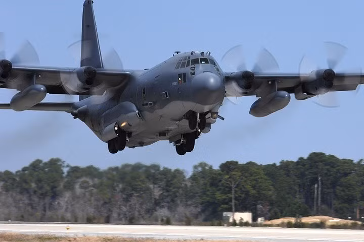 Hình ảnh máy bay cường kích sát thủ AC 130 khét tiếng của Mỹ