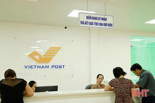 Người dân hài lòng với dịch vụ bưu chính công ích của Bưu điện Hà Tĩnh