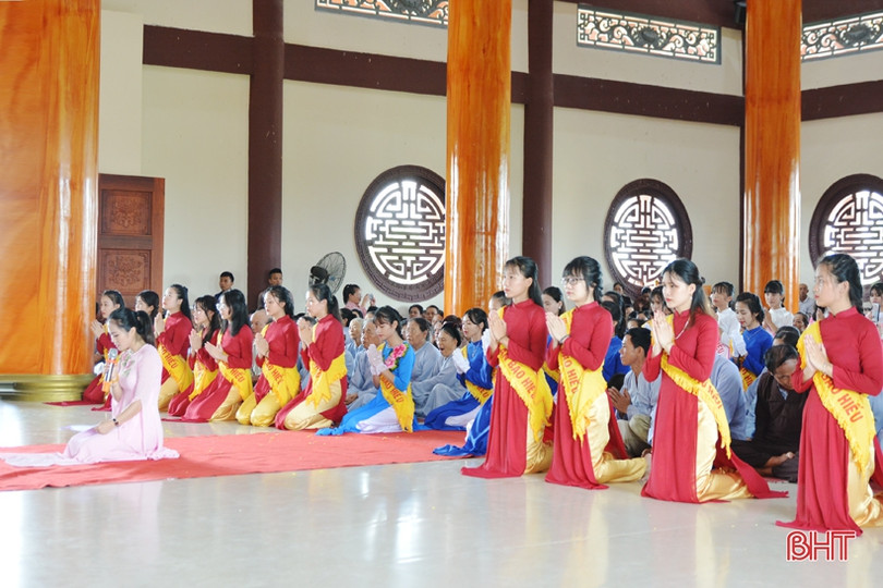 Nghẹn ngào tiếng kinh Vu lan...