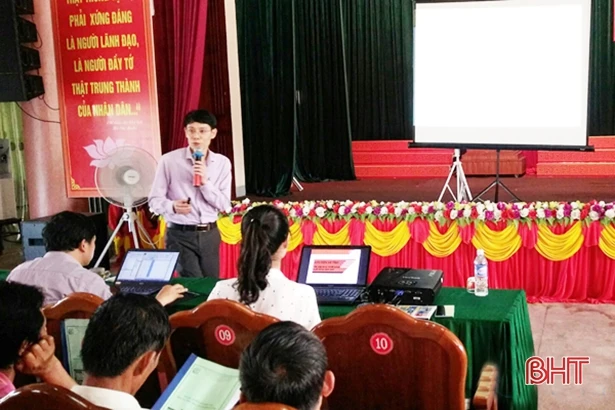 Người dân hài lòng với dịch vụ bưu chính công ích của Bưu điện Hà Tĩnh