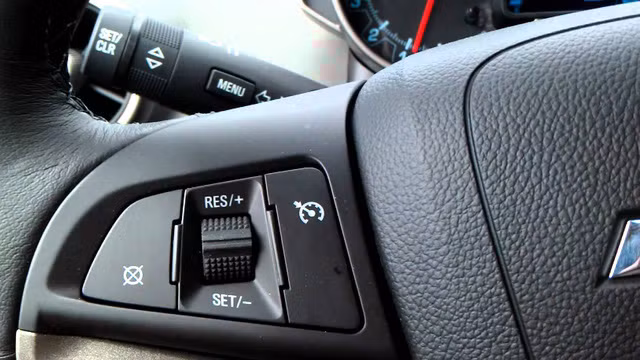 Muốn xe bớt ăn xăng hơn, bạn cần chú ý tới những thao tác cơ bản này