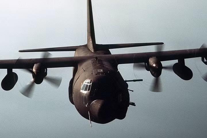 Hình ảnh máy bay cường kích sát thủ AC 130 khét tiếng của Mỹ