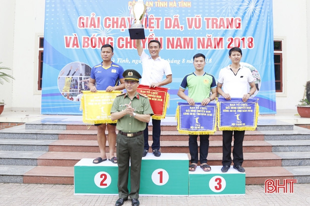 Giải chạy việt dã, vũ trang và bóng chuyền nam Công an Hà Tĩnh