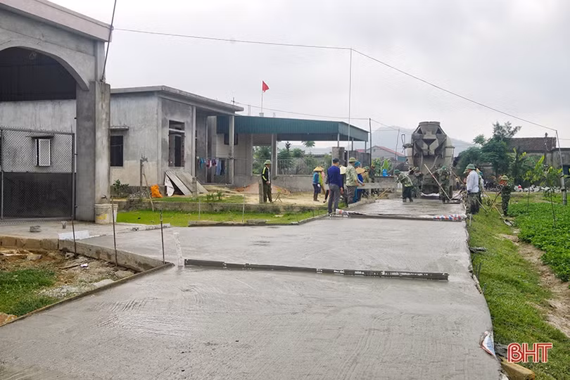 Những con đường thắm đậm tình quân dân