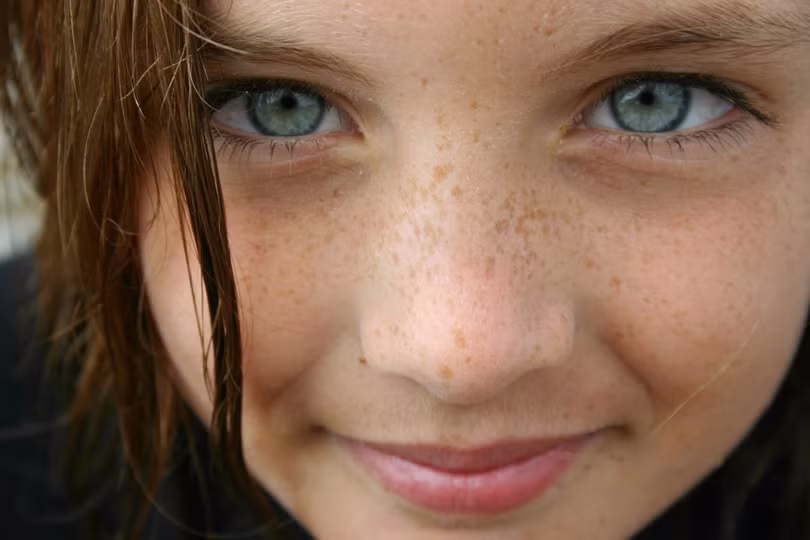 Khoa học phát hiện lý do ánh sáng xanh từ màn hình có thể dẫn đến mù lòa