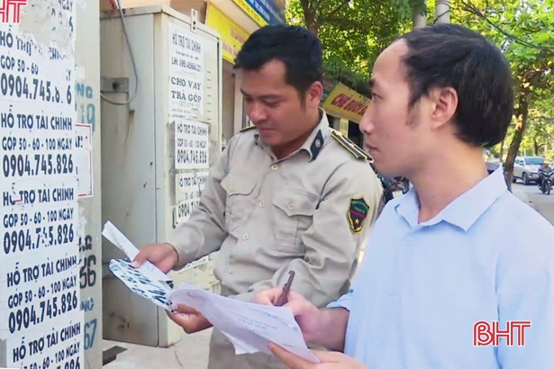 Không lẽ “bó tay” với nạn quảng cáo, rao vặt làm “xấu” phố phường Hà Tĩnh?!