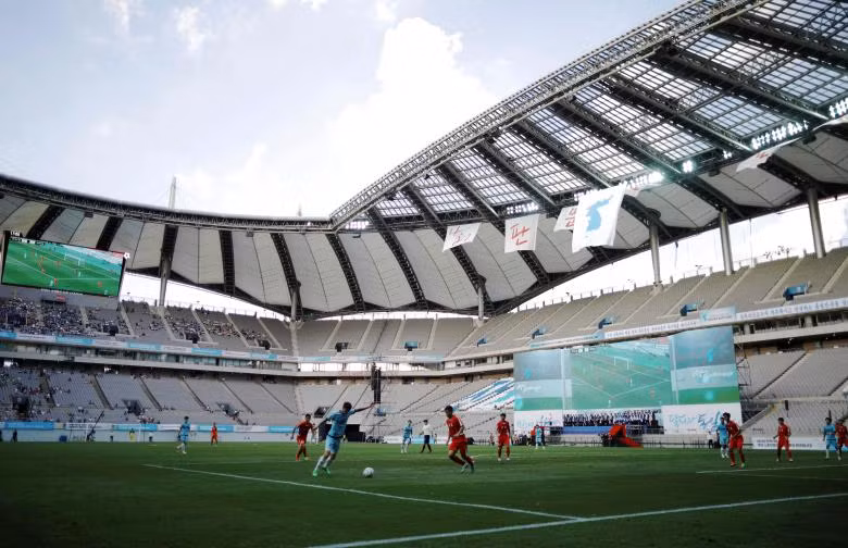 Công nhân Triều Tiên sang Hàn Quốc thi đấu giao hữu bóng đá