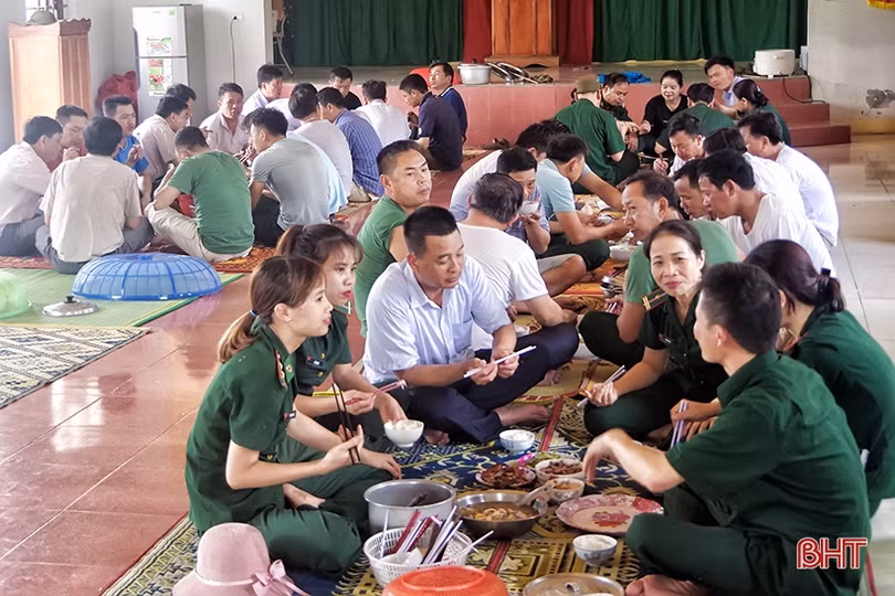 Những con đường thắm đậm tình quân dân