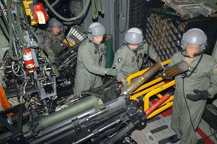 Hình ảnh máy bay cường kích sát thủ AC 130 khét tiếng của Mỹ