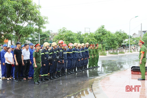 Diễn tập phương án dập tắt đám cháy xưởng gỗ lớn nhất TP Hà Tĩnh