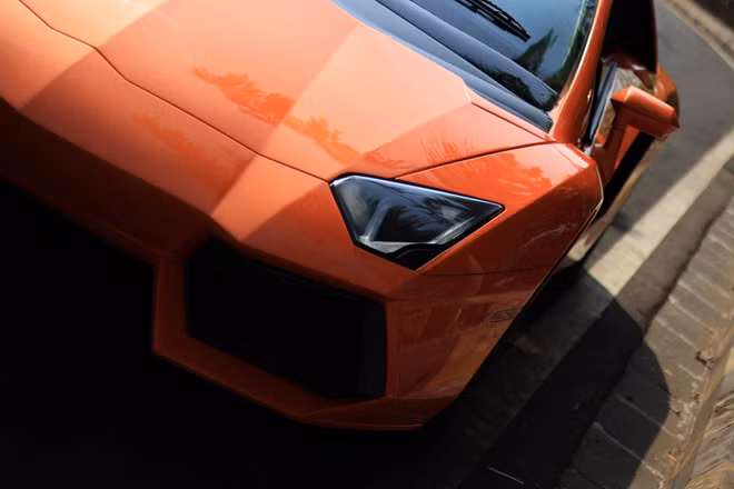 Honda đời cũ phù phép thành Lamborghini Aventador