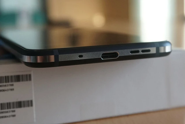 Đập hộp Nokia 8.1 - smartphone chạy Snapdragon 710 có giá rẻ nhất tại Việt Nam