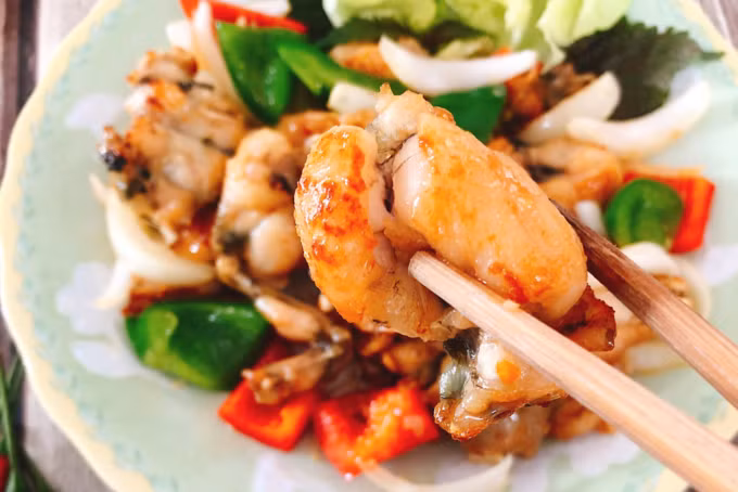 Ếch chiên nước mắm thơm lừng, chồng con “đánh bay” nồi cơm