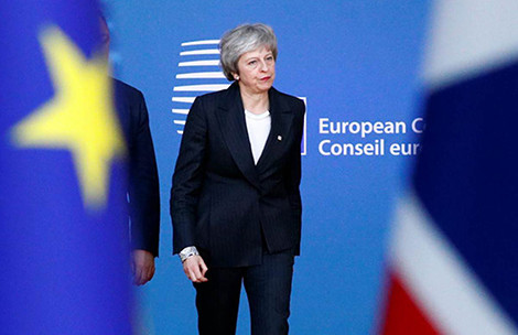 Thủ tướng Anh Theresa May trong cuộc gặp gần nhất với các lãnh đạo EU. Nước Anh - Vẫn chưa thấy “ánh sáng cuối đường hầm“!