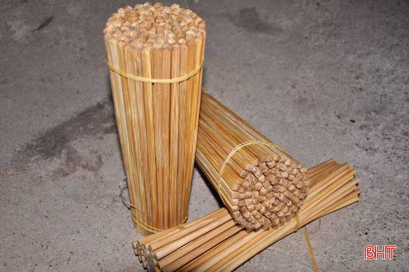 Làng làm đũa Phúc Trạch thâu đêm chuẩn bị hàng tết