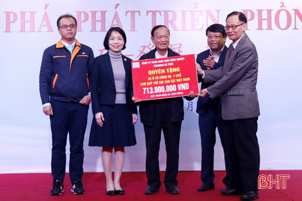 Formosa Hà Tĩnh trao tài trợ công ích với số tiền 2,2 tỷ đồng