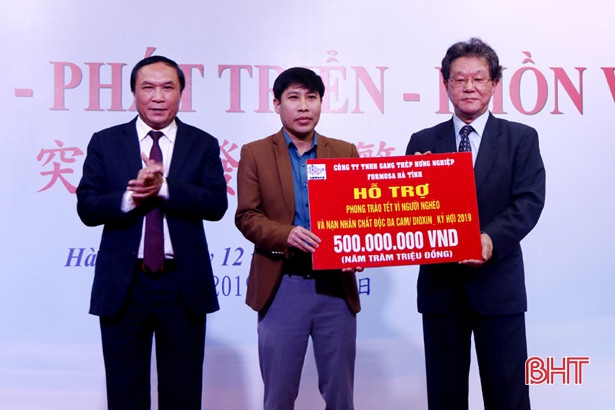 Formosa Hà Tĩnh trao tài trợ công ích với số tiền 2,2 tỷ đồng