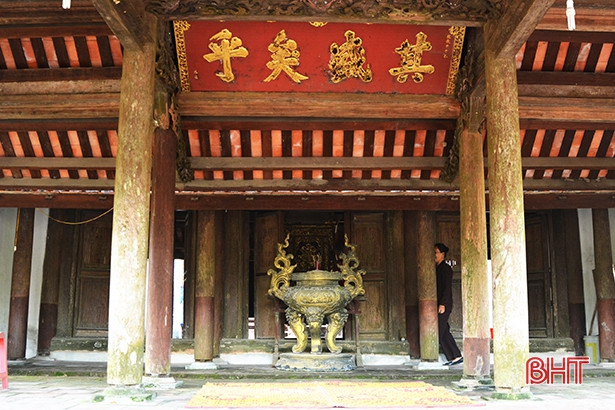 Di tích Quốc gia đền Bạch Vân xuống cấp đáng báo động