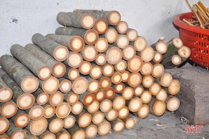 Làng làm đũa Phúc Trạch thâu đêm chuẩn bị hàng tết