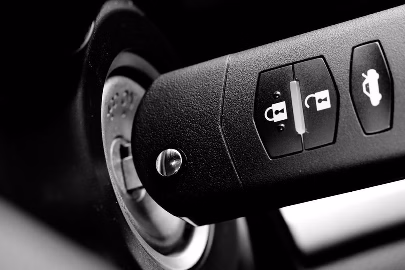 Xe ô tô mất phanh đột ngột, phải làm sao?