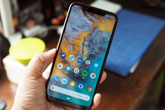 Đập hộp Nokia 8.1 - smartphone chạy Snapdragon 710 có giá rẻ nhất tại Việt Nam