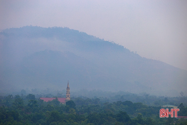 Chạy đua cùng Mặt Trời, “săn mây” trên dãy Ka Đay