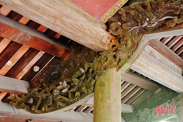 Di tích Quốc gia đền Bạch Vân xuống cấp đáng báo động