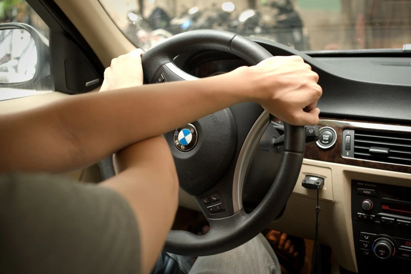 Xe ô tô mất phanh đột ngột, phải làm sao?