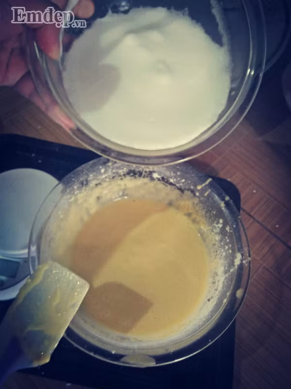 Làm bánh bông lan nở xốp, mềm thơm y như ngoài hàng