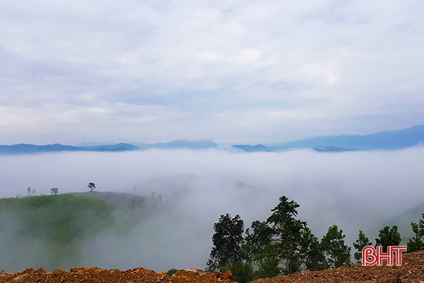 Chạy đua cùng Mặt Trời, “săn mây” trên dãy Ka Đay