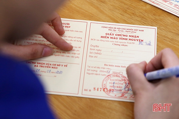 Tuổi trẻ Đoàn Khối CCQ&DN Hà Tĩnh hiến 161 đơn vị máu tình nguyện