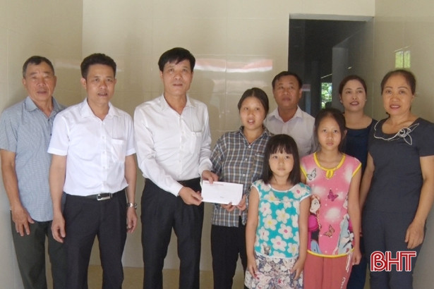 190 triệu đồng xây nhà tình thương cho hộ nghèo ở Nghi Xuân