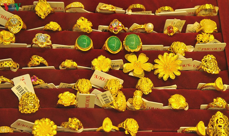 Giá vàng trong nước tiếp tục tăng, tiến sát mốc 50 triệu đồng/lượng