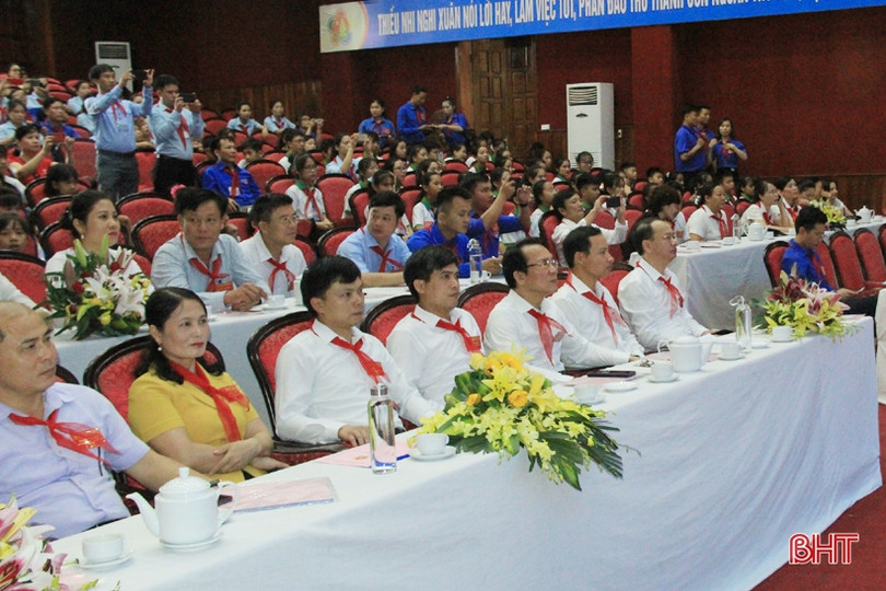 Nghi Xuân, Kỳ Anh tuyên dương cháu ngoan Bác Hồ