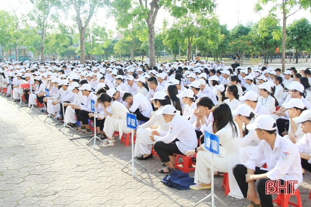 Trang bị kiến thức về chống mua bán người cho học sinh THPT huyện Nghi Xuân