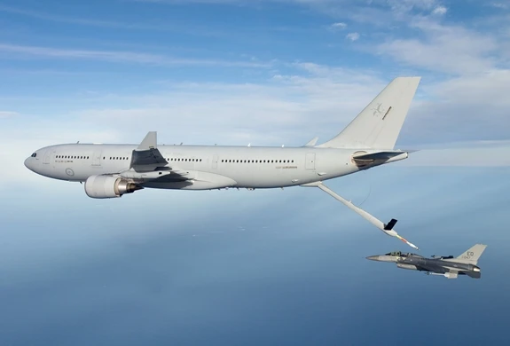 NATO nhận máy bay tiếp nhiên liệu Airbus A330 đầu tiên