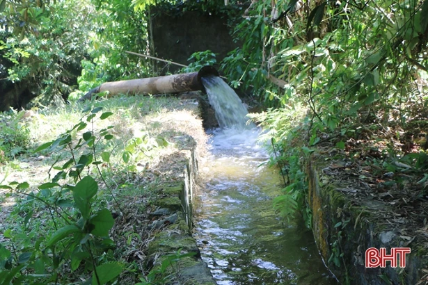 Theo chân công nhân thủy lợi Hà Tĩnh chống hạn, cứu lúa hè thu