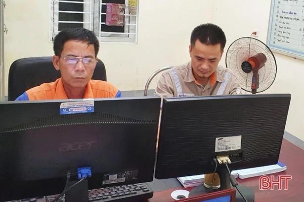 Cháy rừng đe dọa đường dây, Điện lực Hương Sơn chủ động phòng ngừa sự cố