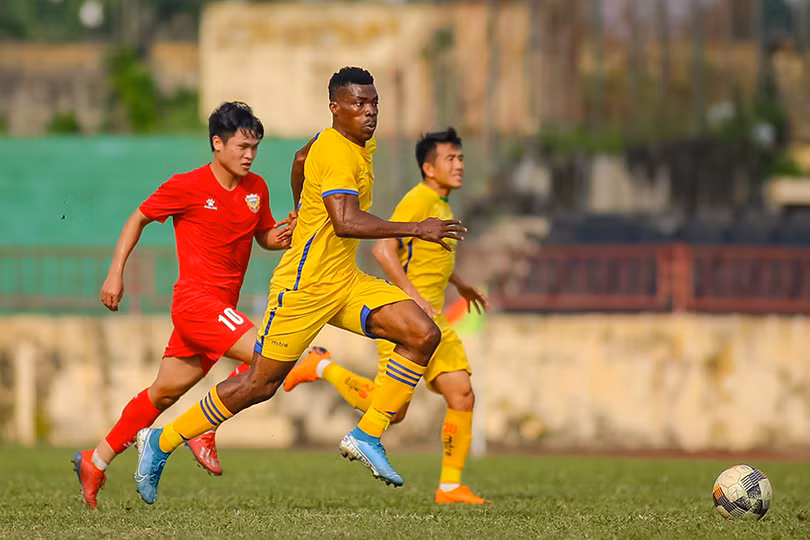 Derby xứ Nghệ và những trận cầu hấp dẫn của Hồng Lĩnh Hà Tĩnh trong tháng 7