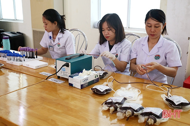 Tuổi trẻ Đoàn Khối CCQ&DN Hà Tĩnh hiến 161 đơn vị máu tình nguyện