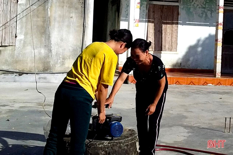 Người dân Kỳ Anh giữ màu xanh cho các tuyến đường trong nắng hạn