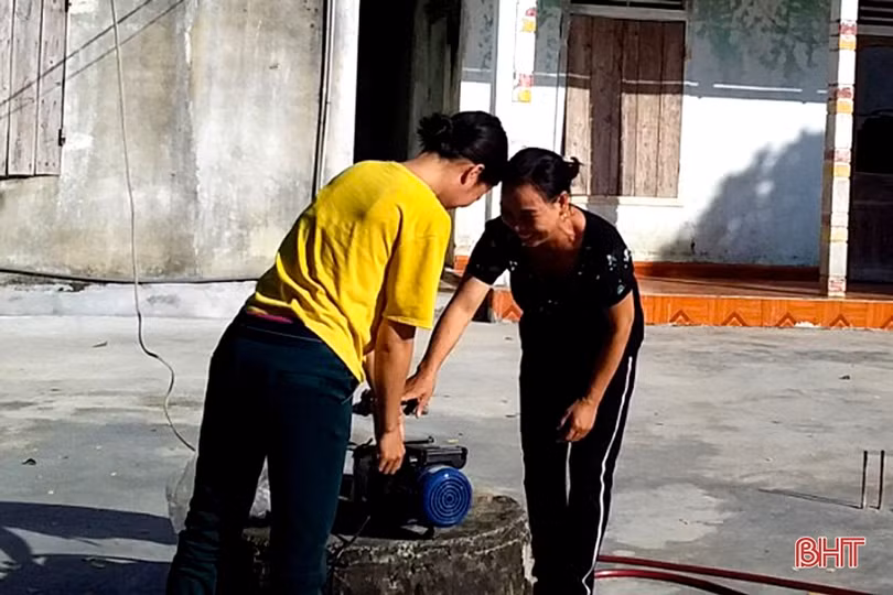 Người dân Kỳ Anh giữ màu xanh cho các tuyến đường trong nắng hạn