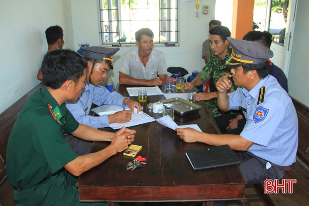 Bộ đội Biên phòng Hà Tĩnh phối hợp bắt giữ 4 tàu cá đánh bắt sai vùng biển quy định